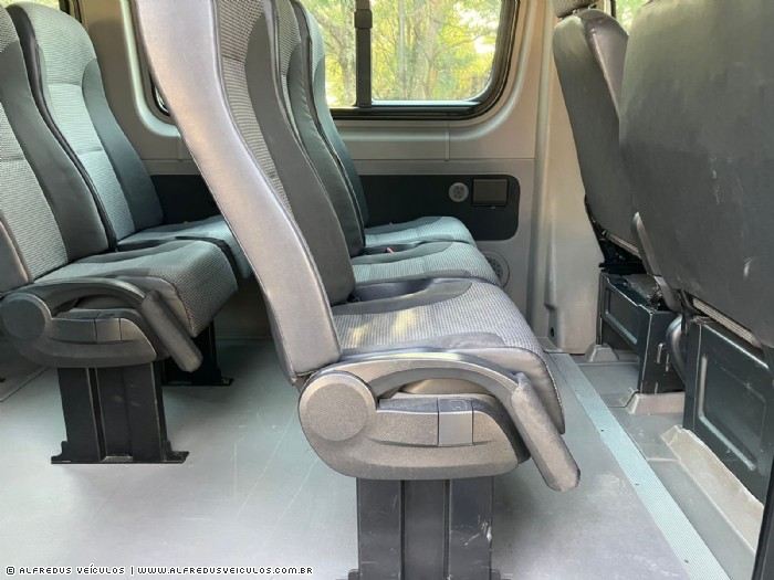 Mercedes-Benz SPRINTER 515 2.2 20 LUGARES 2014/2015